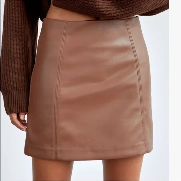 BNWT $88 Babaton Modern Mini Skirt Size 10 - Picture 2 of 7